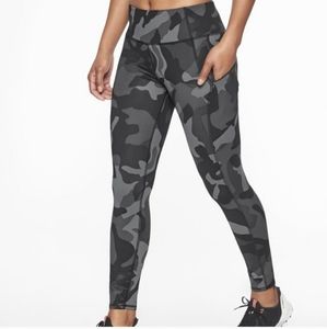 NWOT Athleta Black Camo Contender PowerLift 7/8 Leggings